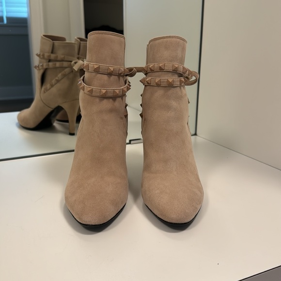 Valentino Gravani Rockstud Suede Booties - Picture 16 of 16